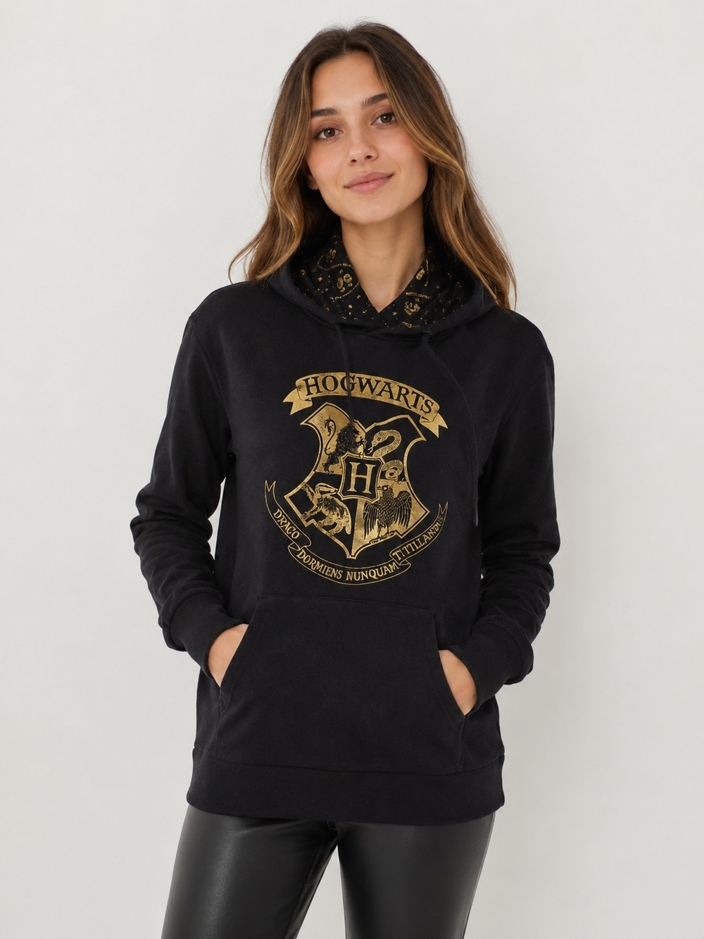 Harry Potter Hogwarts Wizard World Gold Masqued Crest Black Hoodie M Unisex